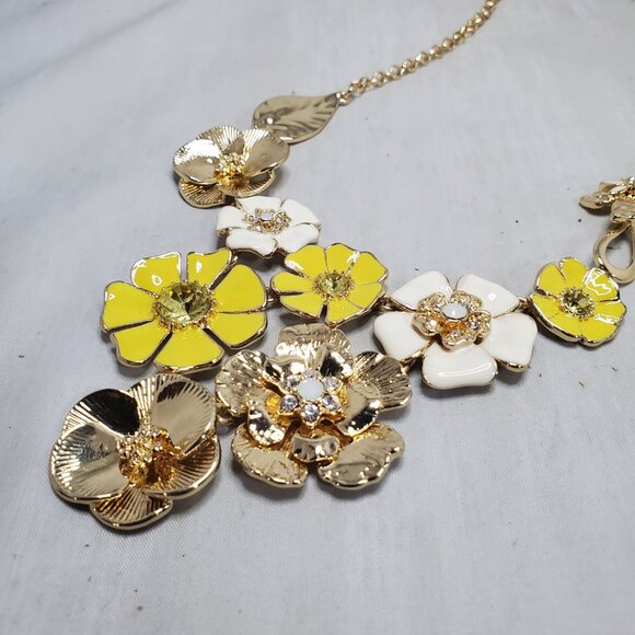 Vetta Floral Statement Necklace – Yellow, White & Gold Tone (18" with Extender) - Picture 6 of 7